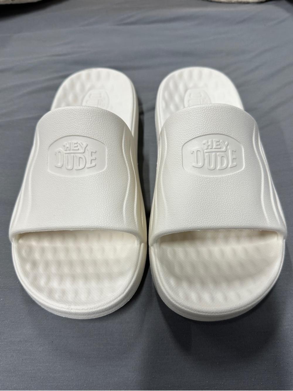 Hey Dude Women’s White Slip-On Wave Slide Sandals
